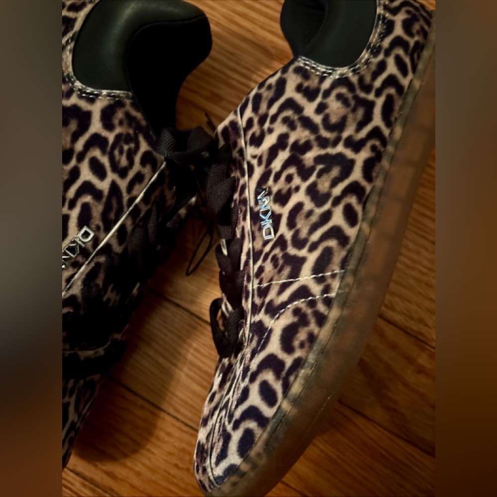 NEW DKNY Women’s Seacliff ‘Wild Leopard Print’ Sneaker, Size 9 - Picture 10 of 14